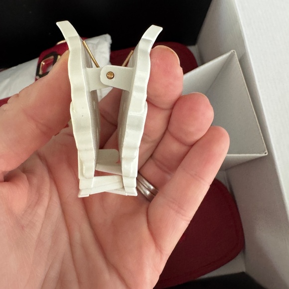 Larroudé Milan Grommet Thong Sandals - Scarlet 10/11 - Picture 7 of 8